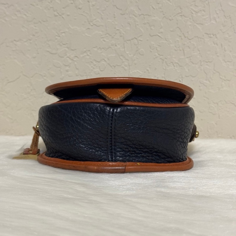 Dooney & Bourke Vintage Duck Bag - Picture 6 of 12